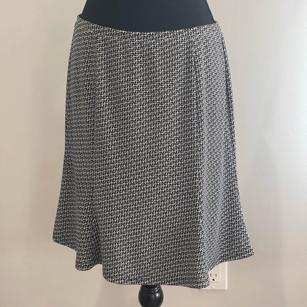 Express M Patterned Skirt‎ 100% Polyester Pull On 568
